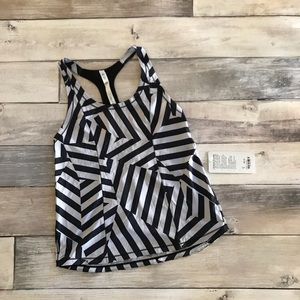 Lululemon Lightened Up Singlet SeaWheeze, NWT, 6